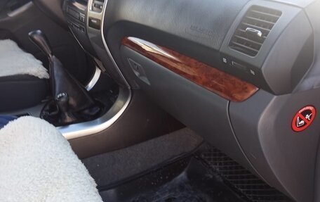 Toyota Land Cruiser Prado 120 рестайлинг, 2006 год, 1 980 000 рублей, 13 фотография