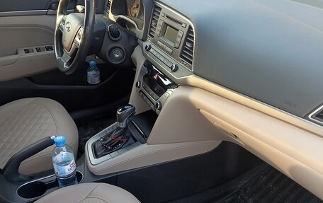 Hyundai Elantra VI рестайлинг, 2018 год, 1 550 000 рублей, 12 фотография