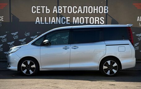 Toyota Esquire I, 2014 год, 1 695 000 рублей, 4 фотография