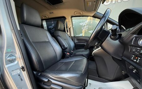 Toyota Esquire I, 2014 год, 1 695 000 рублей, 11 фотография