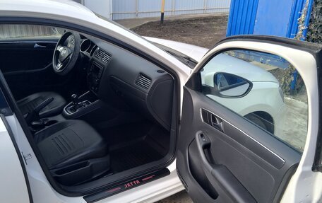 Volkswagen Jetta VI, 2015 год, 860 000 рублей, 3 фотография