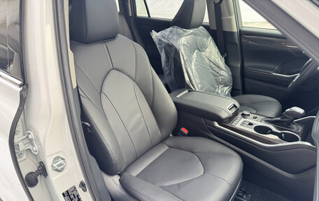 Toyota Highlander, 2025 год, 5 450 000 рублей, 29 фотография