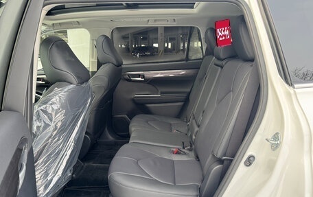 Toyota Highlander, 2025 год, 5 450 000 рублей, 32 фотография