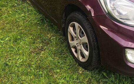 Hyundai Solaris II рестайлинг, 2011 год, 670 000 рублей, 2 фотография