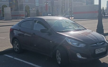 Hyundai Solaris II рестайлинг, 2011 год, 670 000 рублей, 13 фотография