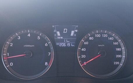 Hyundai Solaris II рестайлинг, 2011 год, 670 000 рублей, 16 фотография