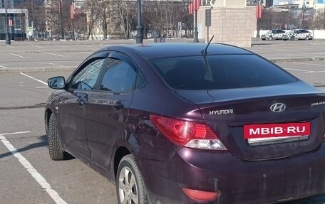 Hyundai Solaris II рестайлинг, 2011 год, 670 000 рублей, 15 фотография