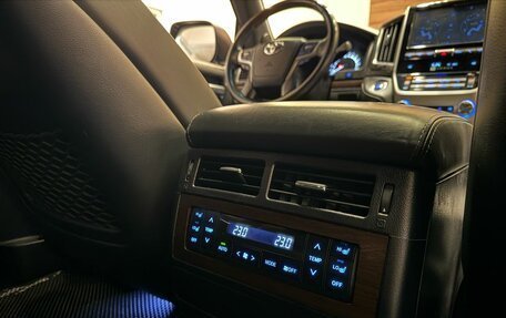 Toyota Land Cruiser 200, 2018 год, 6 199 000 рублей, 12 фотография