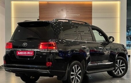 Toyota Land Cruiser 200, 2018 год, 6 199 000 рублей, 5 фотография