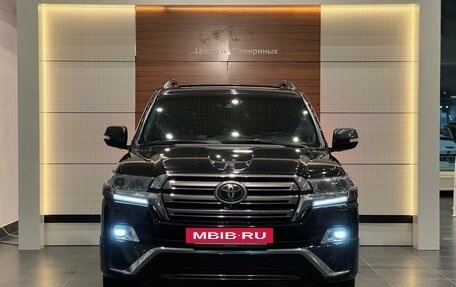 Toyota Land Cruiser 200, 2018 год, 6 199 000 рублей, 3 фотография