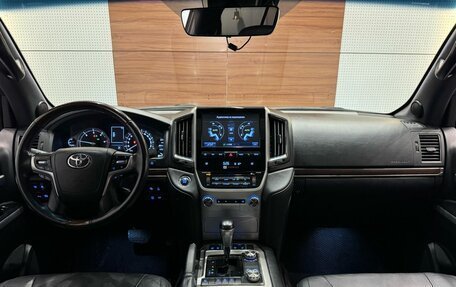 Toyota Land Cruiser 200, 2018 год, 6 199 000 рублей, 19 фотография