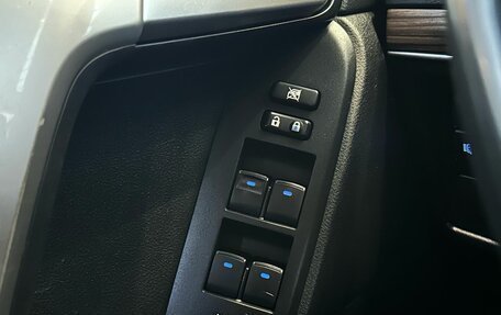 Toyota Land Cruiser Prado 150 рестайлинг 2, 2019 год, 5 649 000 рублей, 21 фотография