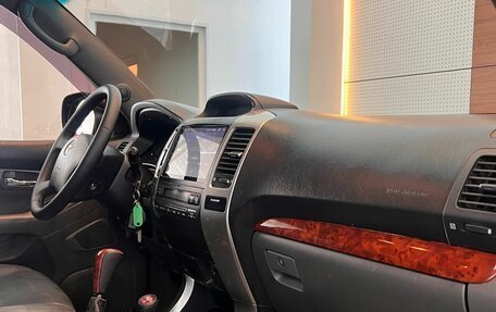 Toyota Land Cruiser Prado 120 рестайлинг, 2004 год, 1 750 000 рублей, 13 фотография