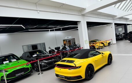 Porsche 911, 2021 год, 13 490 000 рублей, 38 фотография