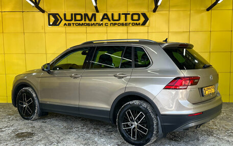 Volkswagen Tiguan II, 2017 год, 2 449 000 рублей, 6 фотография