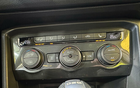 Volkswagen Tiguan II, 2017 год, 2 449 000 рублей, 15 фотография