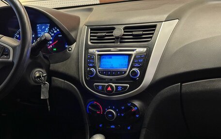 Hyundai Solaris II рестайлинг, 2013 год, 885 000 рублей, 10 фотография