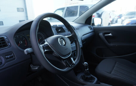 Volkswagen Polo VI (EU Market), 2018 год, 941 000 рублей, 11 фотография