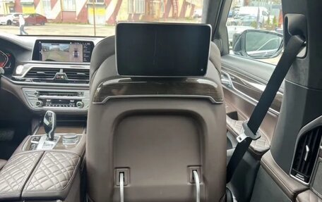 BMW 7 серия, 2019 год, 6 000 000 рублей, 13 фотография