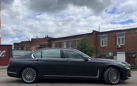 BMW 7 серия, 2019 год, 6 000 000 рублей, 20 фотография