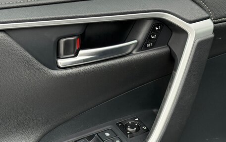 Toyota RAV4, 2020 год, 2 850 000 рублей, 32 фотография