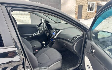 Hyundai Solaris II рестайлинг, 2011 год, 560 000 рублей, 7 фотография