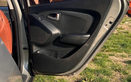 Hyundai ix35 I рестайлинг, 2010 год, 1 050 000 рублей, 25 фотография