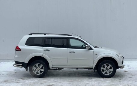 Mitsubishi Pajero Sport II рестайлинг, 2015 год, 2 095 000 рублей, 4 фотография