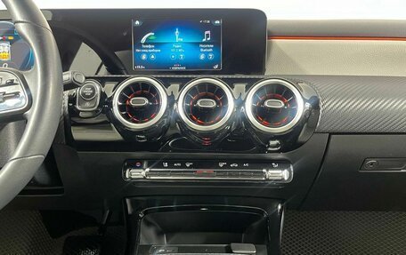 Mercedes-Benz A-Класс, 2018 год, 2 249 000 рублей, 19 фотография