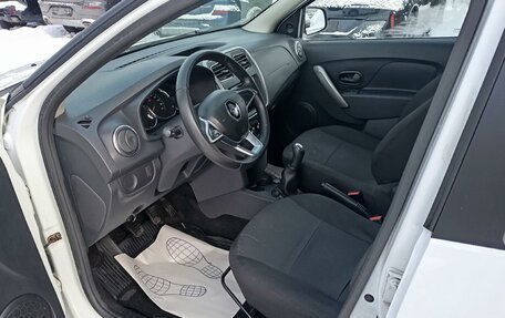 Renault Logan II, 2019 год, 645 000 рублей, 7 фотография