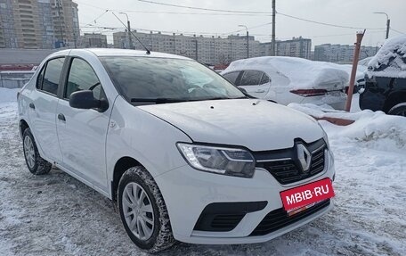 Renault Logan II, 2019 год, 645 000 рублей, 2 фотография