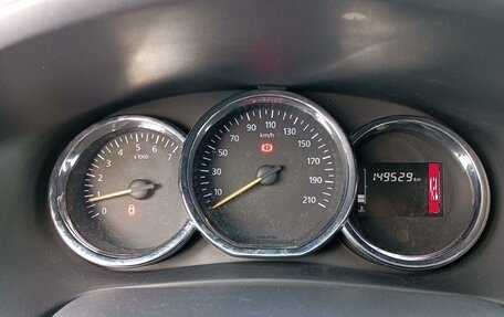 Renault Logan II, 2019 год, 645 000 рублей, 6 фотография