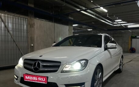 Mercedes-Benz C-Класс, 2011 год, 1 550 000 рублей, 1 фотография