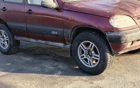 Chevrolet Niva I рестайлинг, 2003 год, 260 000 рублей, 1 фотография