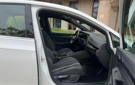 Volkswagen Golf VIII, 2022 год, 2 150 000 рублей, 11 фотография