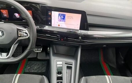 Volkswagen Golf VIII, 2022 год, 2 150 000 рублей, 15 фотография