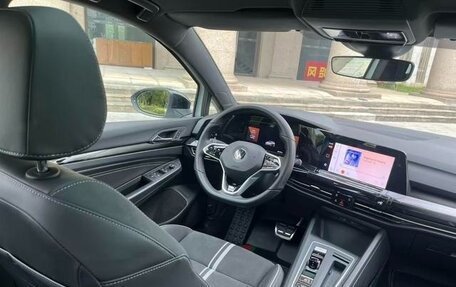 Volkswagen Golf VIII, 2022 год, 2 150 000 рублей, 13 фотография