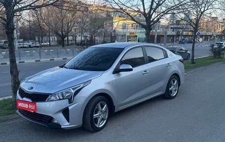 KIA Rio IV, 2020 год, 1 630 000 рублей, 2 фотография