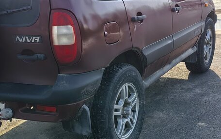Chevrolet Niva I рестайлинг, 2003 год, 260 000 рублей, 3 фотография