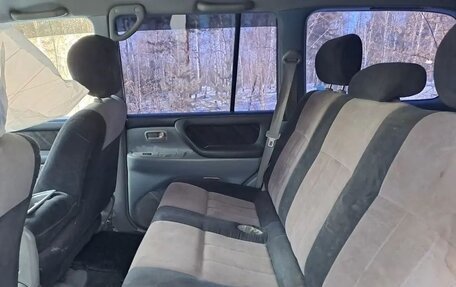 Toyota Land Cruiser 100 рестайлинг 2, 2003 год, 2 500 000 рублей, 8 фотография