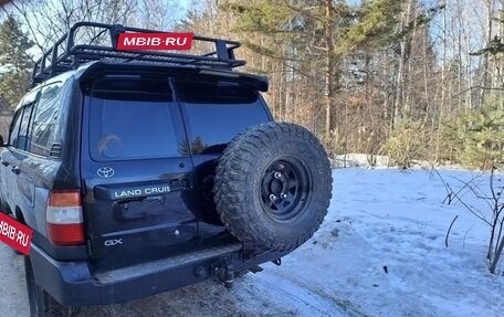 Toyota Land Cruiser 100 рестайлинг 2, 2003 год, 2 500 000 рублей, 2 фотография