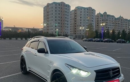 Infiniti QX70, 2013 год, 2 650 000 рублей, 2 фотография