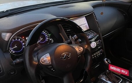 Infiniti QX70, 2013 год, 2 650 000 рублей, 5 фотография