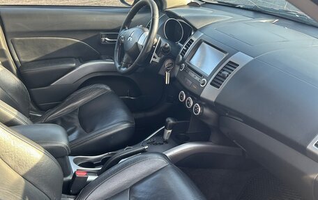 Mitsubishi Outlander III рестайлинг 3, 2007 год, 725 000 рублей, 11 фотография