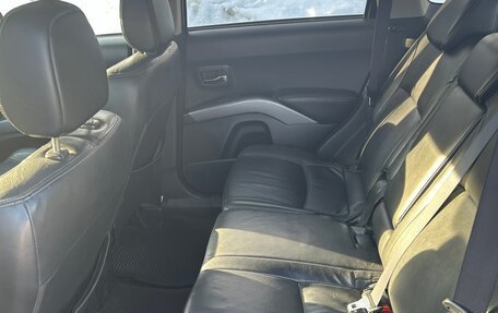 Mitsubishi Outlander III рестайлинг 3, 2007 год, 725 000 рублей, 9 фотография