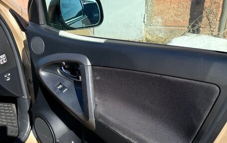 Toyota RAV4, 2011 год, 1 650 000 рублей, 15 фотография