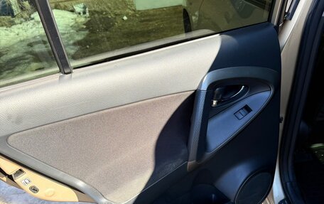 Toyota RAV4, 2011 год, 1 650 000 рублей, 19 фотография