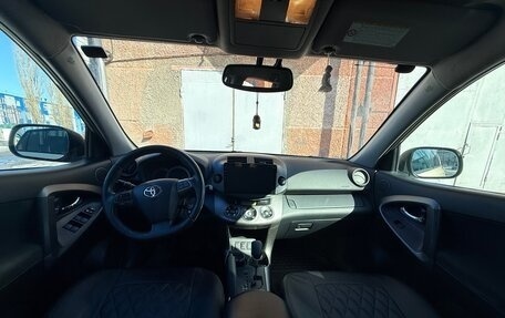 Toyota RAV4, 2011 год, 1 650 000 рублей, 29 фотография