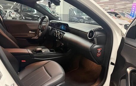 Mercedes-Benz A-Класс, 2023 год, 2 470 000 рублей, 8 фотография