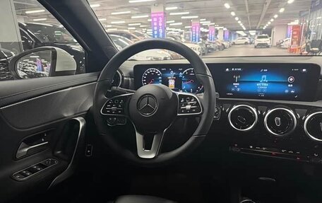 Mercedes-Benz A-Класс, 2023 год, 2 470 000 рублей, 9 фотография